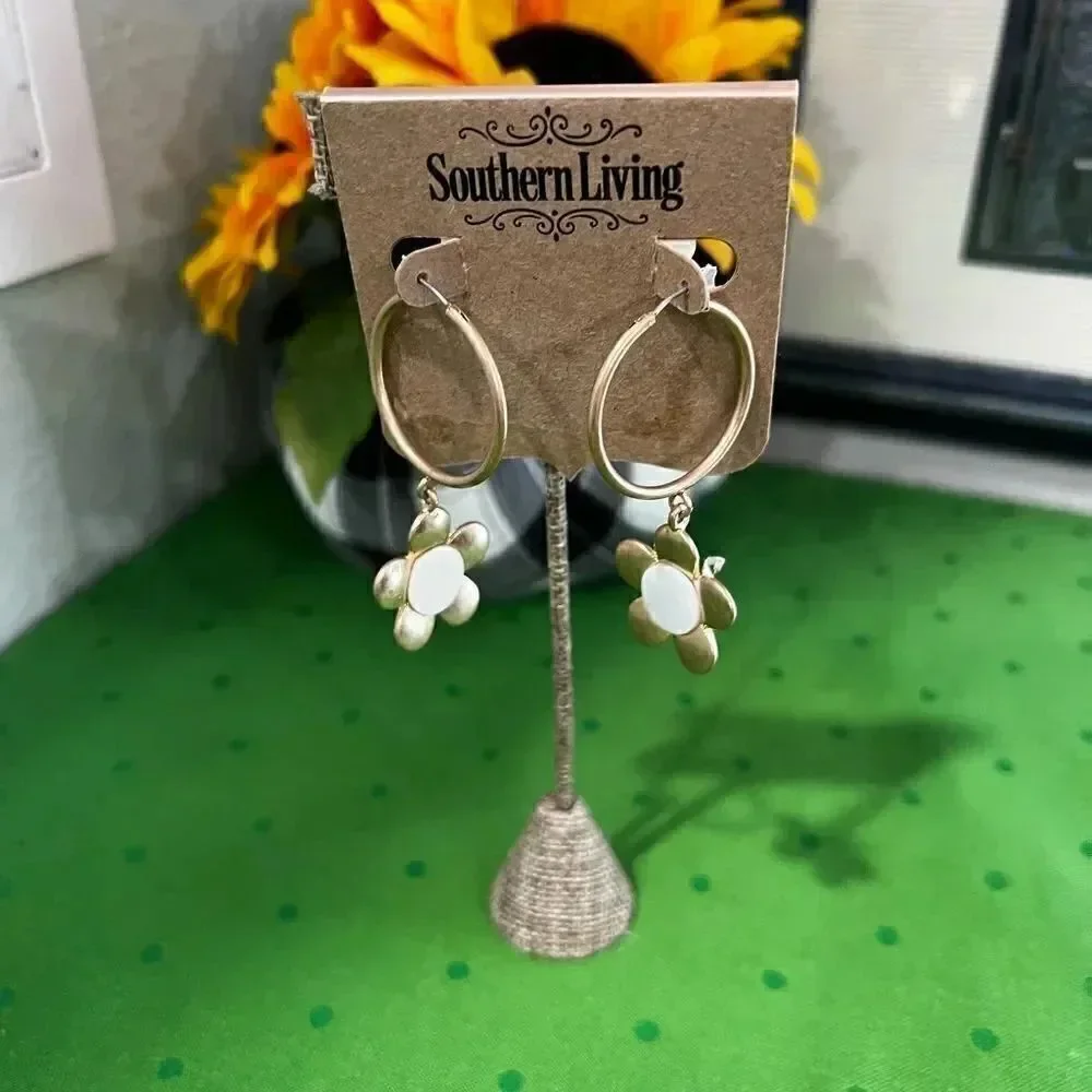 NWT Southern Living Gold Hoops with White & Gold Flower #J3